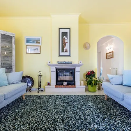 Вилла Fozzys Hoose