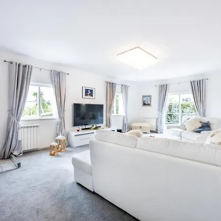 Вилла Fozzys Hoose *